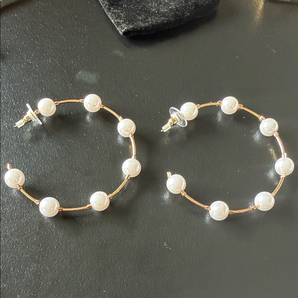 Elegant Gold and White Pearl Hoop Earrings